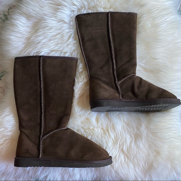 New Expression faux Uggs Sheepskin style boots brand new - Picture 1 of 8